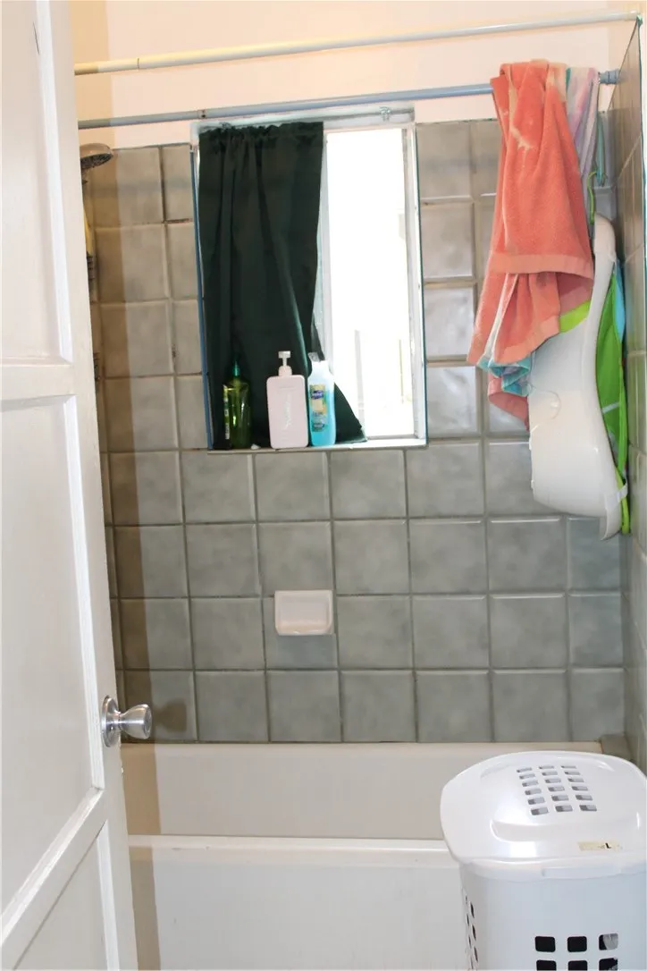 531 S Hillview Avenue, Los Angeles, California 90022 home-pic-11