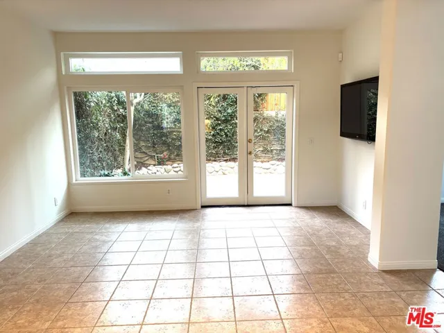 247 Saint Croix Court, Oak Park, California 91377