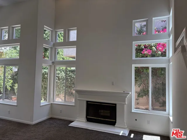 247 Saint Croix Court, Oak Park, California 91377