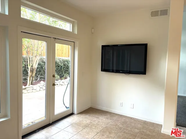 247 Saint Croix Court, Oak Park, California 91377