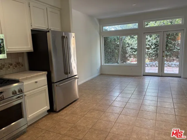 247 Saint Croix Court, Oak Park, California 91377