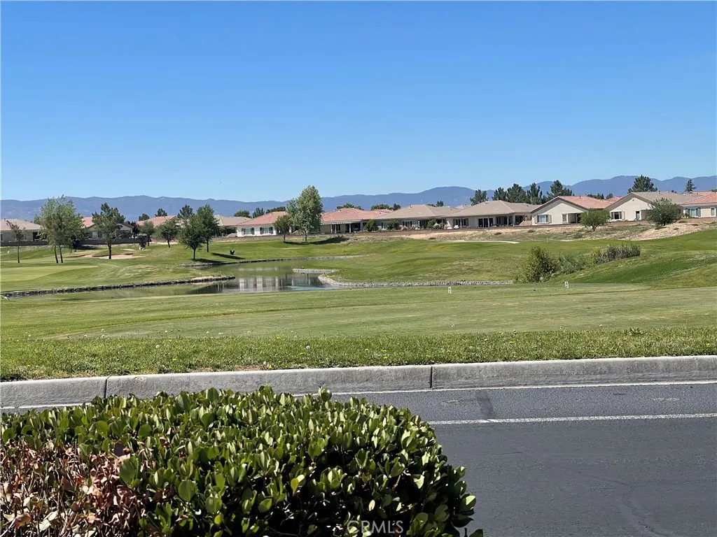 19365 Galloping Hill Road, Apple Valley, California 92308 home-pic-49