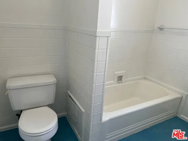 Man bath 4018 Los Feliz Blvd