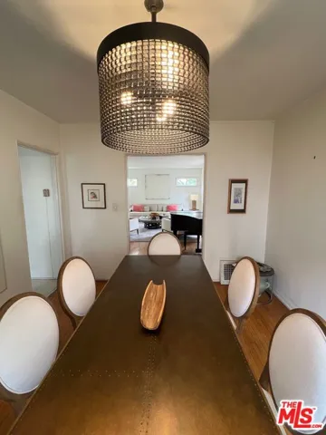 4022 Los Feliz dining room