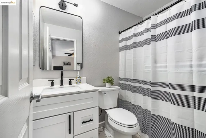 221 Almondtree Ln, Oakley, California 94561