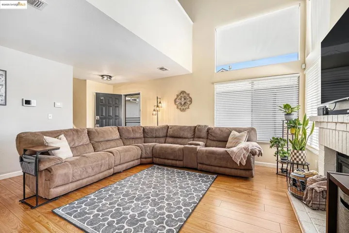 221 Almondtree Ln, Oakley, California 94561
