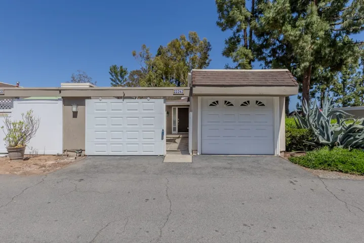 23342 Caminito Juanico 304, Laguna Hills, California 92653