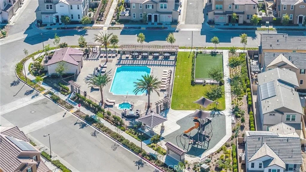 1752 Apricot Tree Place, Upland, California 91784 home-pic-23