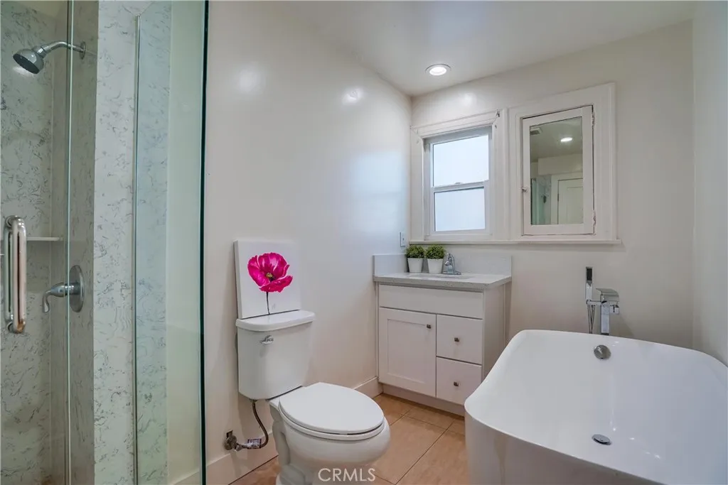 3015 Edgehill Drive, Los Angeles, California 90018 home-pic-4