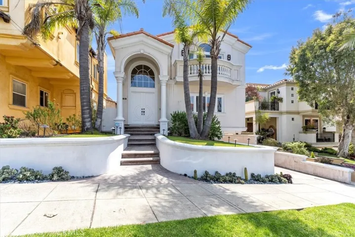 723 N Lucia Avenue A, Redondo Beach, California 90277