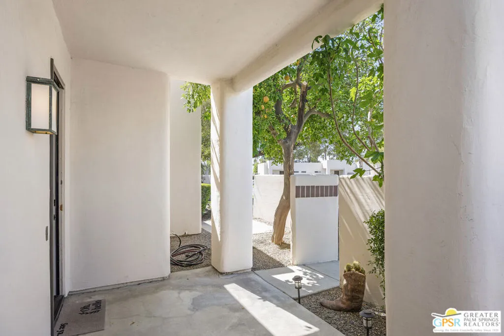 67488 Toltec Court, Cathedral City, California 92234 home-pic-25
