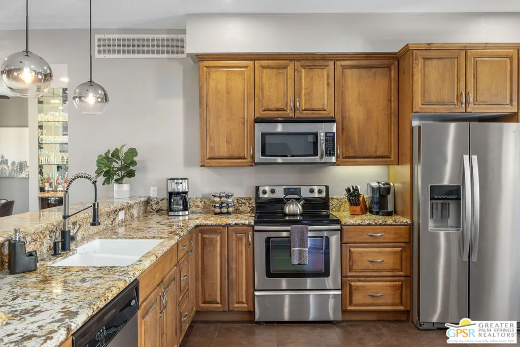 67488 Toltec Court, Cathedral City, California 92234 home-pic-3