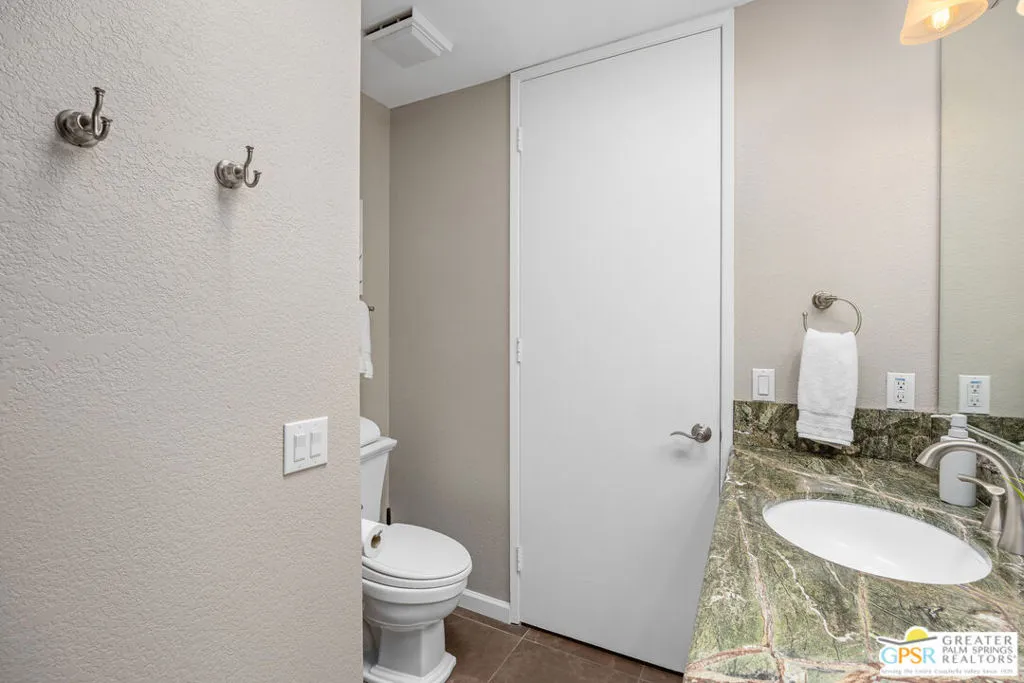 67488 Toltec Court, Cathedral City, California 92234 home-pic-23