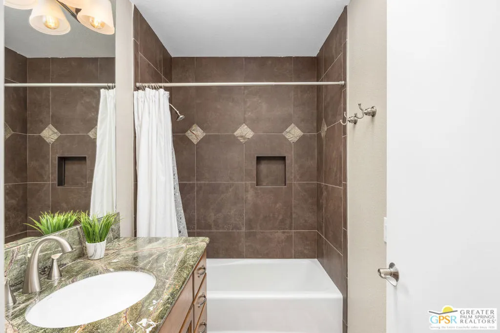 67488 Toltec Court, Cathedral City, California 92234 home-pic-22