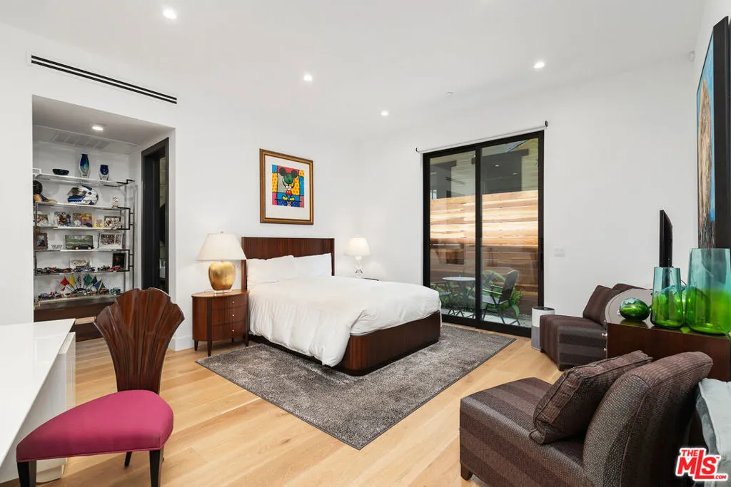 1919 Pinehurst Road, Los Angeles, California 90068 home-pic-25