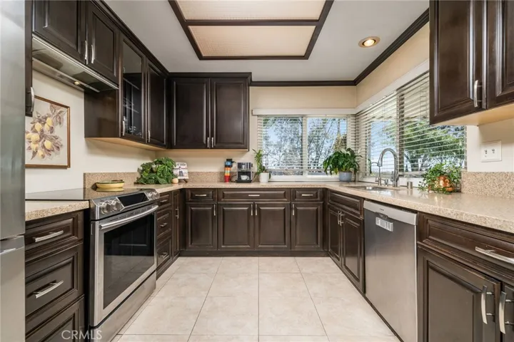 378 E Radcliffe Drive, Claremont, California 91711