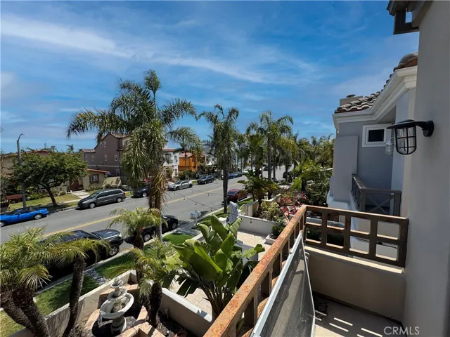 621 21st Street, Huntington Beach, California 92648