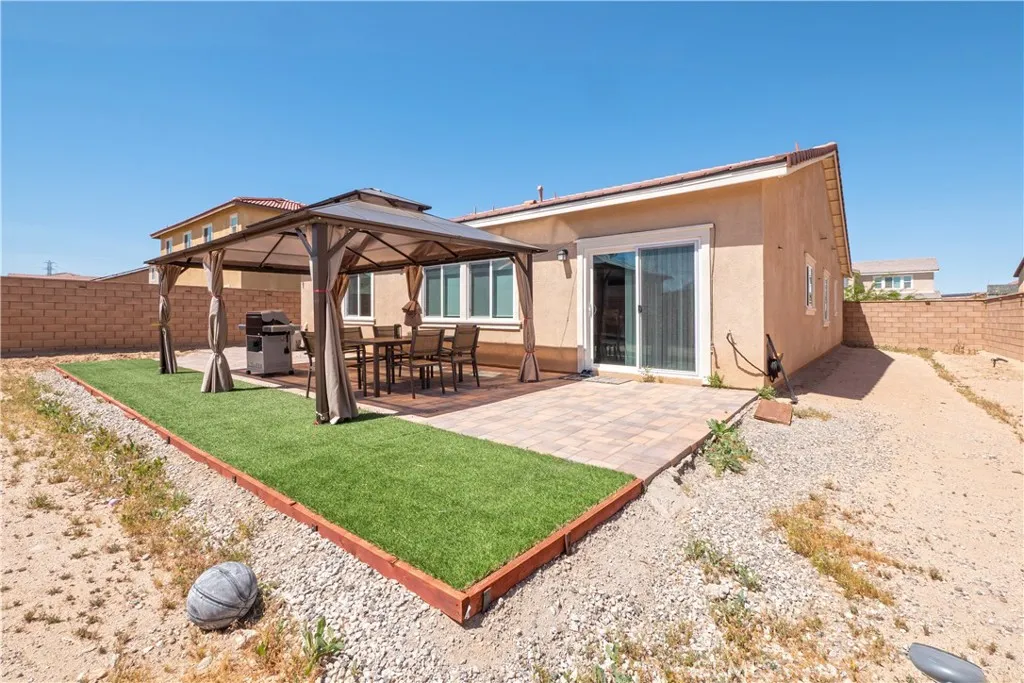 15667 San Diego Ln, Victorville, California 92394 home-pic-35