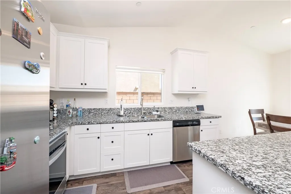 15667 San Diego Ln, Victorville, California 92394 home-pic-15