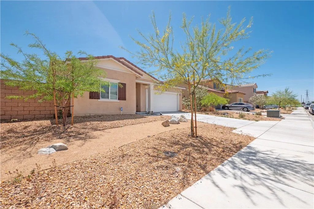 15667 San Diego Ln, Victorville, California 92394 home-pic-5
