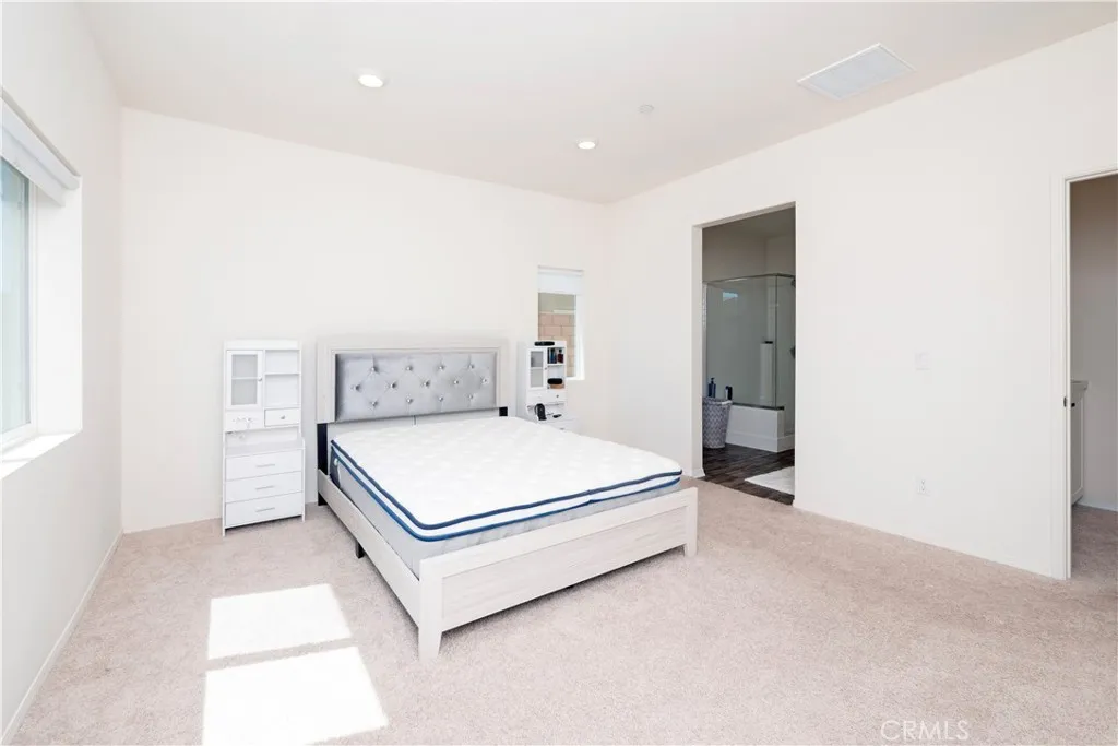 15667 San Diego Ln, Victorville, California 92394 home-pic-18