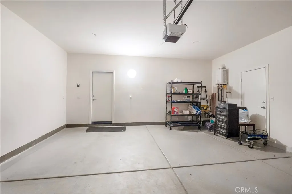 15667 San Diego Ln, Victorville, California 92394 home-pic-41