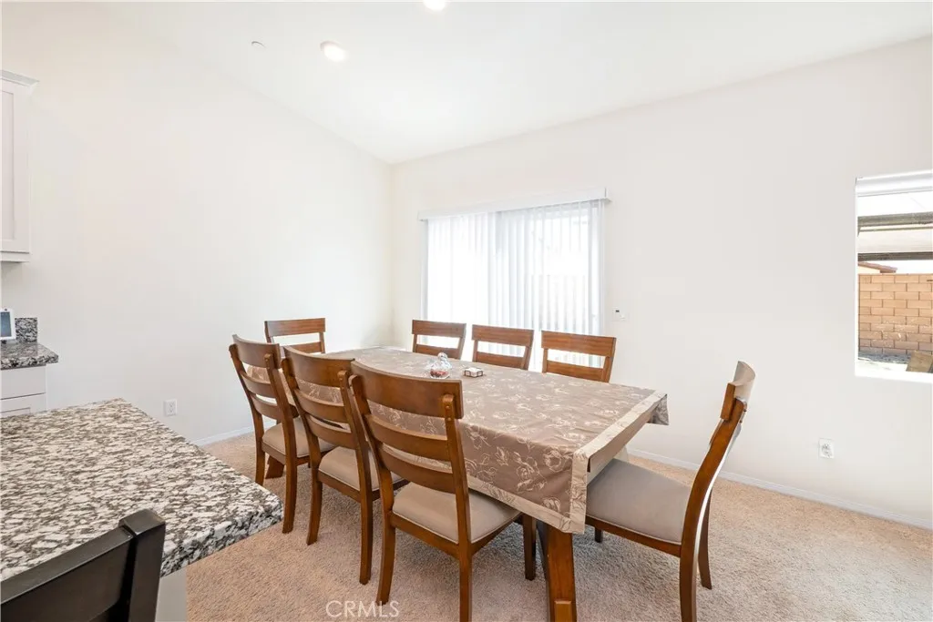 15667 San Diego Ln, Victorville, California 92394 home-pic-10