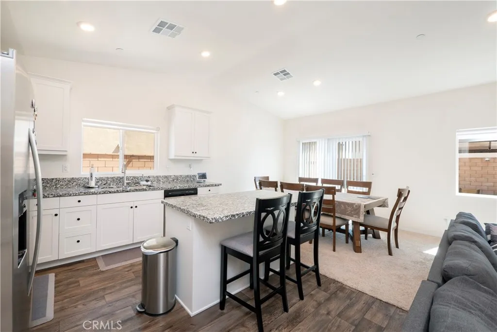 15667 San Diego Ln, Victorville, California 92394 home-pic-16