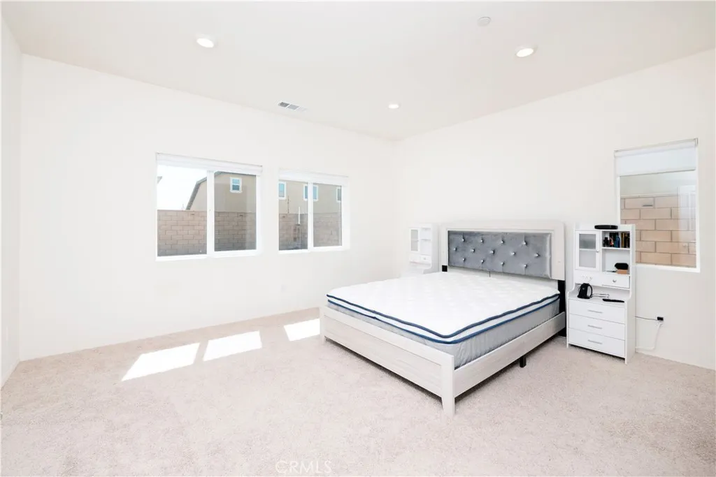 15667 San Diego Ln, Victorville, California 92394 home-pic-17