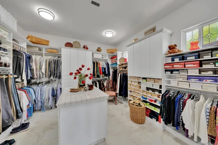 9343 Bernardo Lakes Dr., San Diego, California 92127