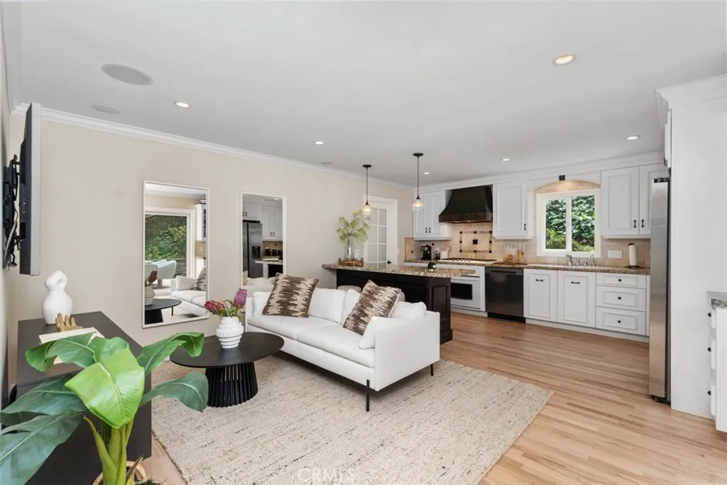 1981 San Remo, Laguna Beach, California 92651 home-pic-8
