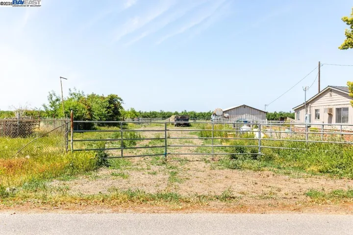 437 Goodwin Rd, Modesto, California 95357