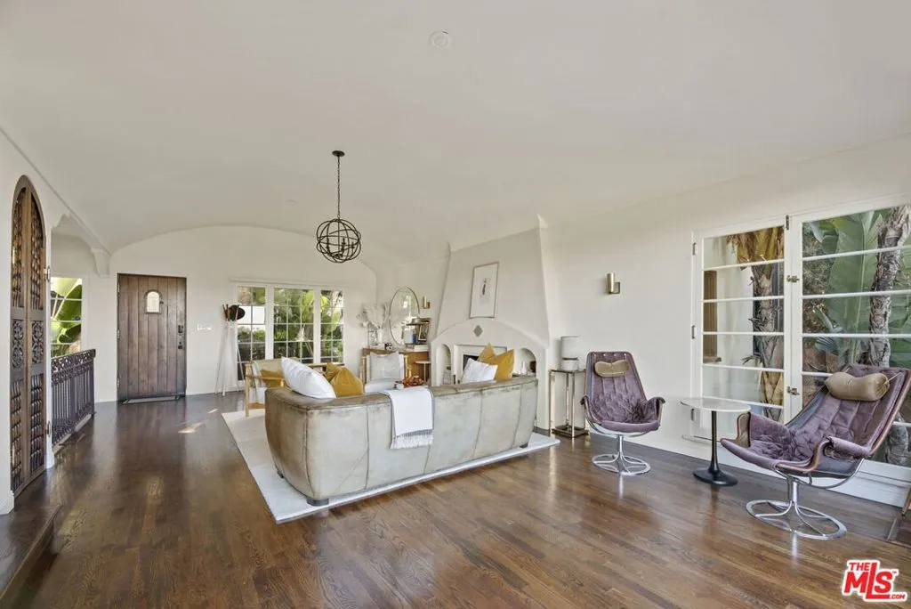 2643 Hollyridge Drive, Los Angeles, California 90068 home-pic-5