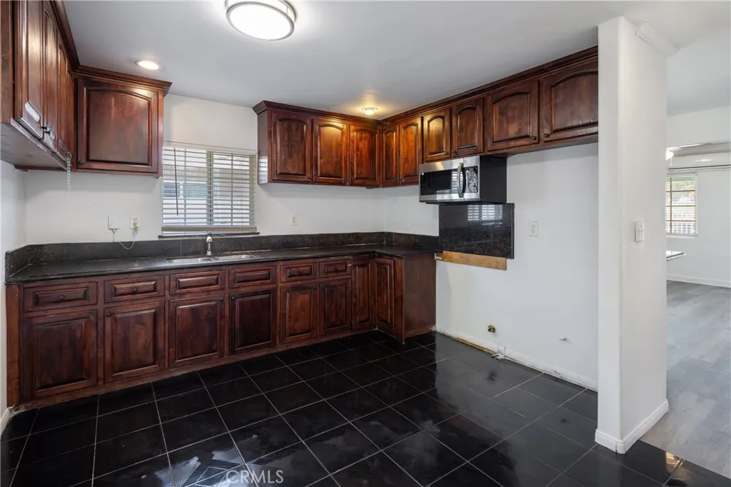 1550 E Sandison Street, Wilmington, California 90744 home-pic-7