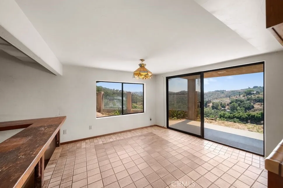 879 Stewart Canyon Road, Fallbrook, California 92028 home-pic-18