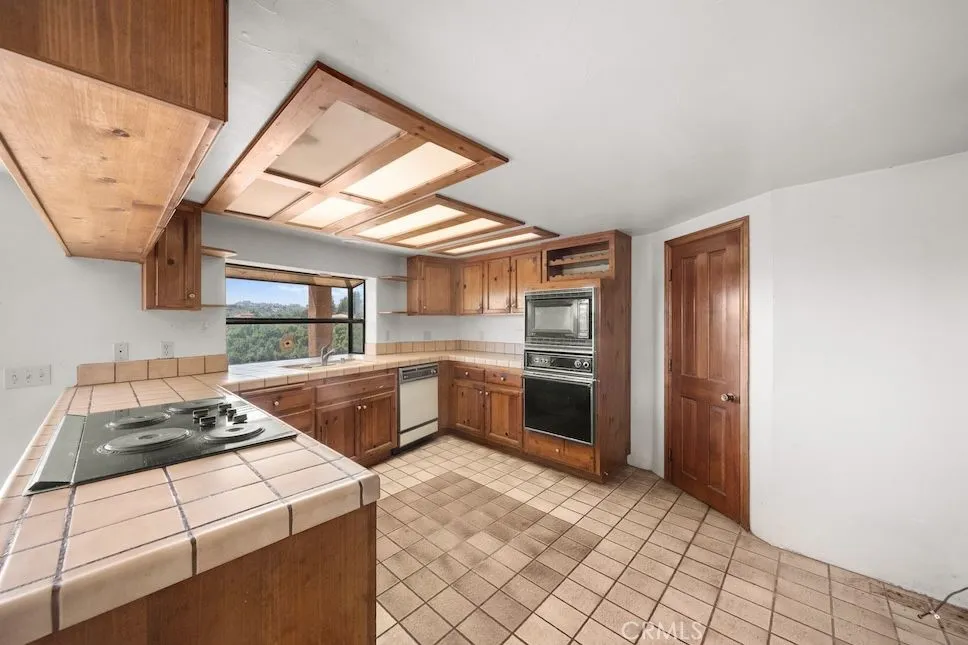 879 Stewart Canyon Road, Fallbrook, California 92028 home-pic-21