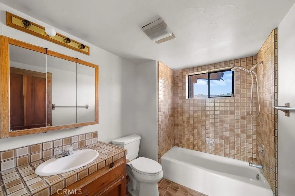 879 Stewart Canyon Road, Fallbrook, California 92028 home-pic-14