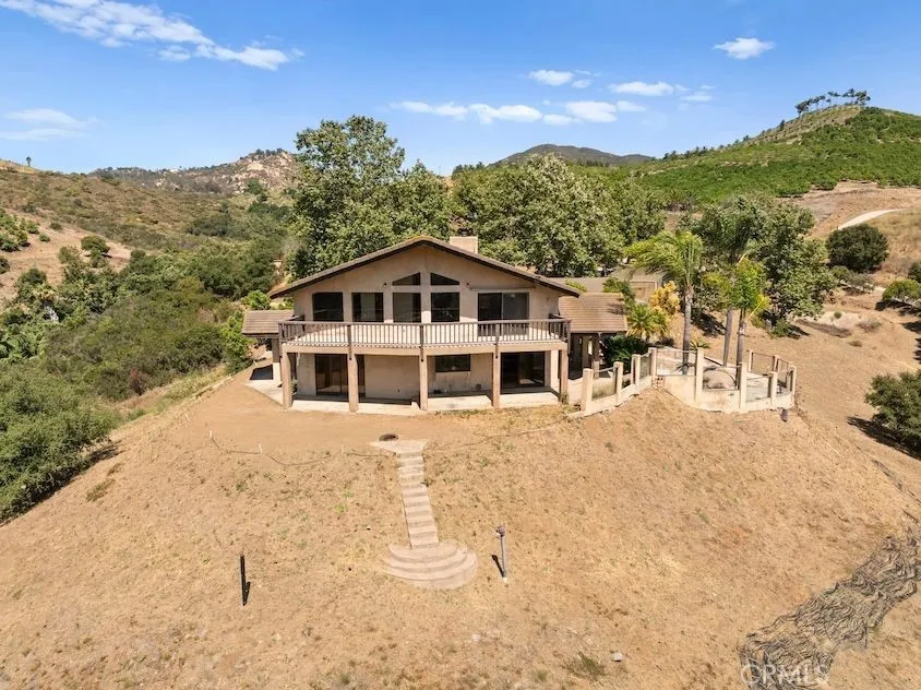 879 Stewart Canyon Road, Fallbrook, California 92028 home-pic-0