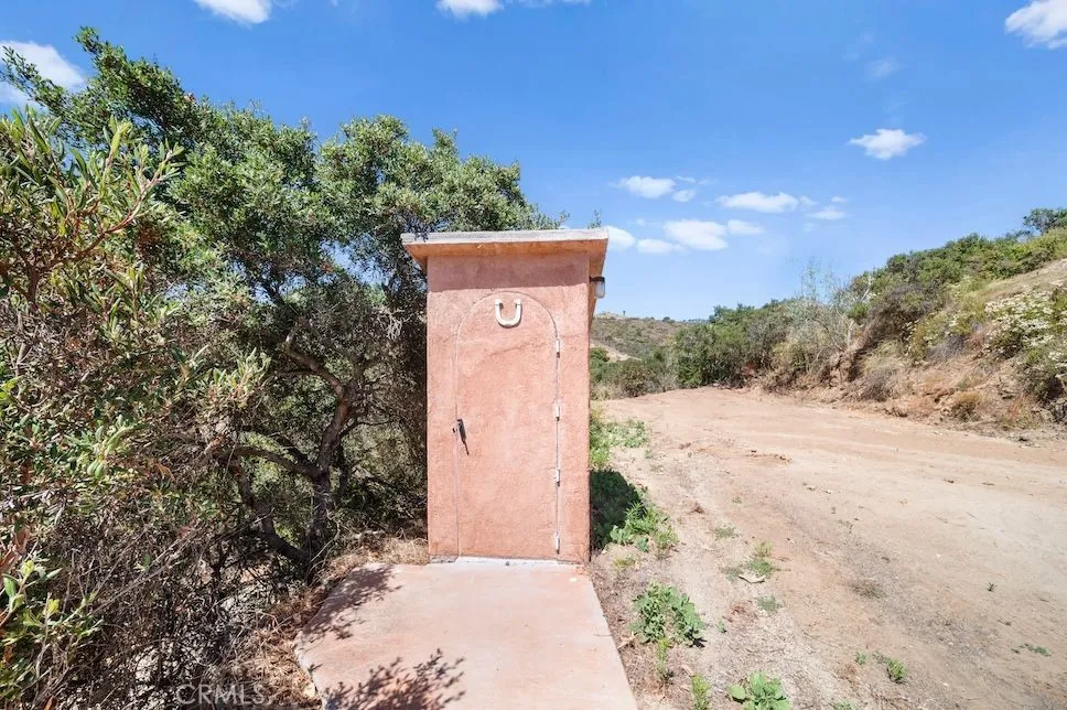 879 Stewart Canyon Road, Fallbrook, California 92028 home-pic-49
