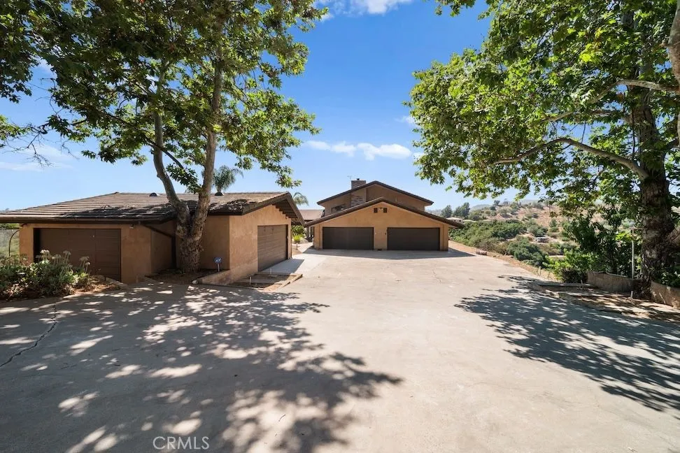 879 Stewart Canyon Road, Fallbrook, California 92028 home-pic-9