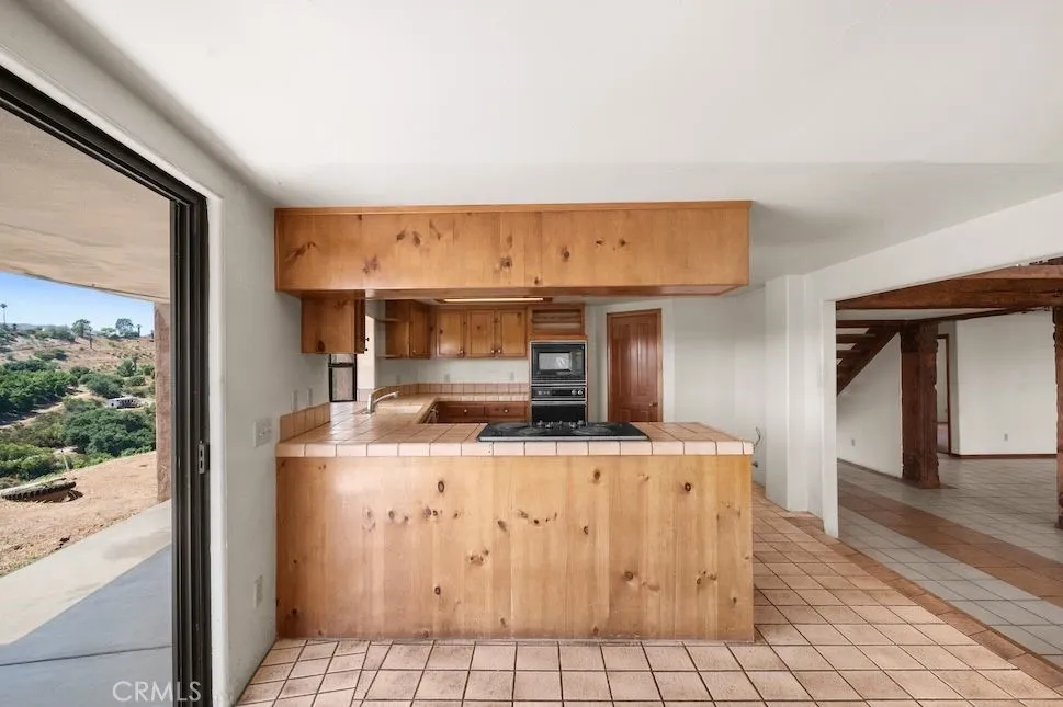 879 Stewart Canyon Road, Fallbrook, California 92028 home-pic-19
