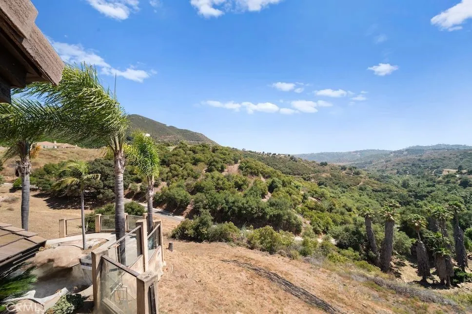 879 Stewart Canyon Road, Fallbrook, California 92028 home-pic-42