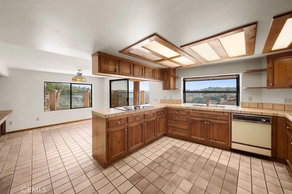 879 Stewart Canyon Road, Fallbrook, California 92028 home-pic-20