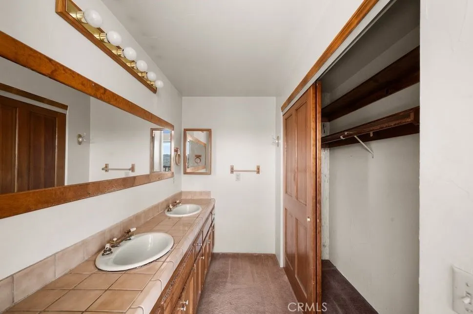 879 Stewart Canyon Road, Fallbrook, California 92028 home-pic-32