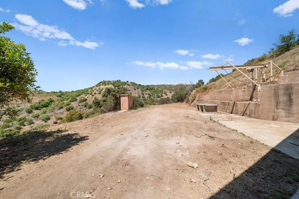 879 Stewart Canyon Road, Fallbrook, California 92028 home-pic-50
