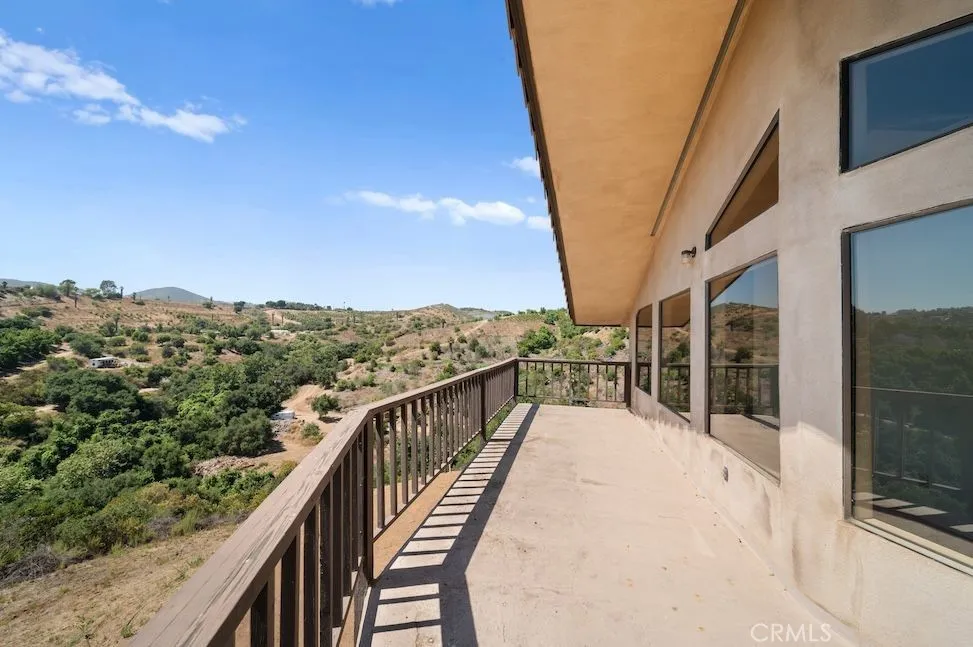 879 Stewart Canyon Road, Fallbrook, California 92028 home-pic-29