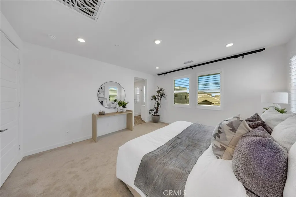 251 Tank, Irvine, California 92618 home-pic-44