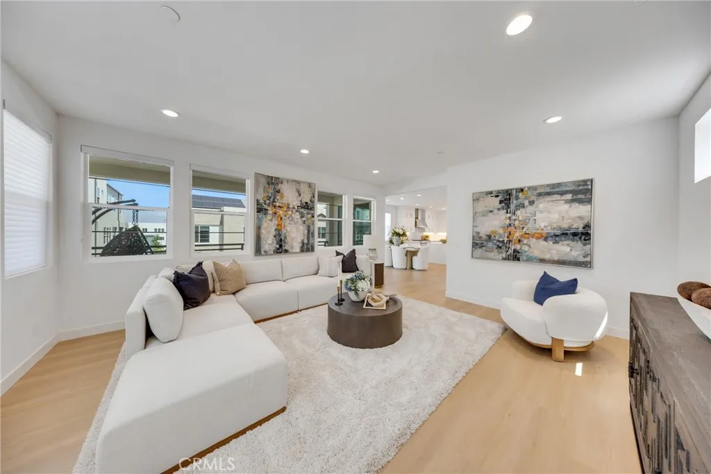 251 Tank, Irvine, California 92618 home-pic-0