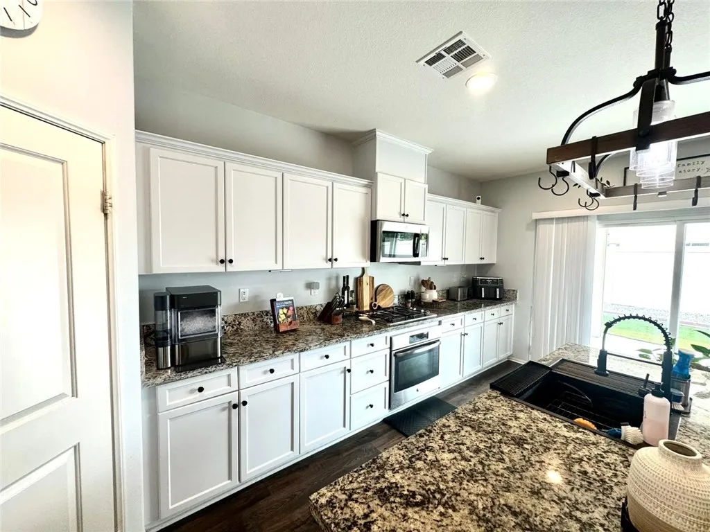 4772 Marrieta Street, Jurupa Valley, California 91752 home-pic-15