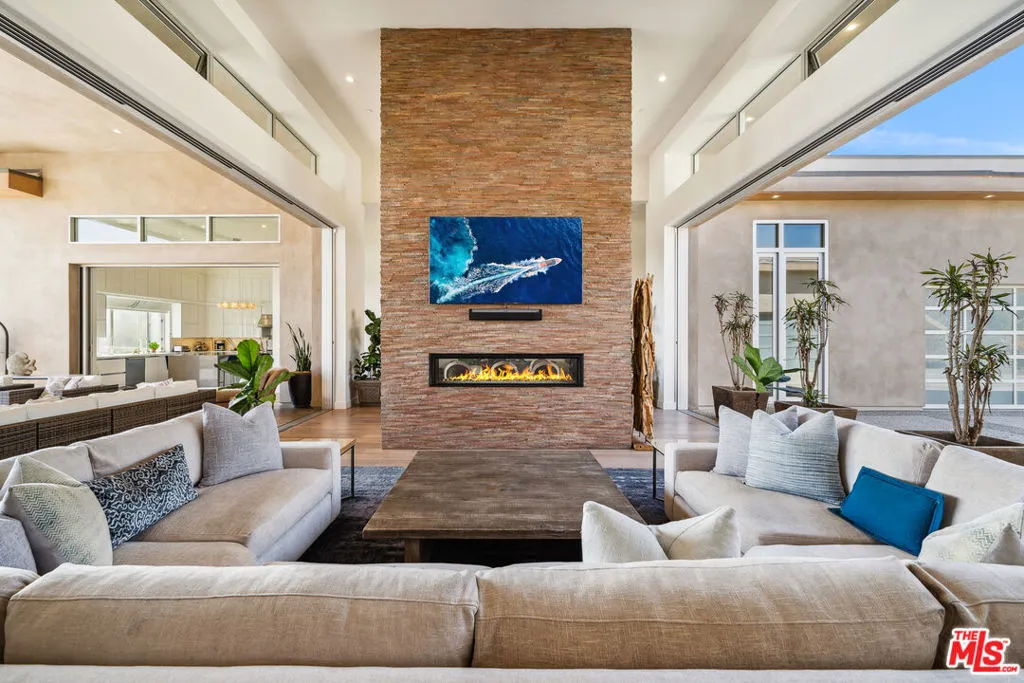 10715 Yerba Buena Road, Malibu, California 90265 home-pic-11